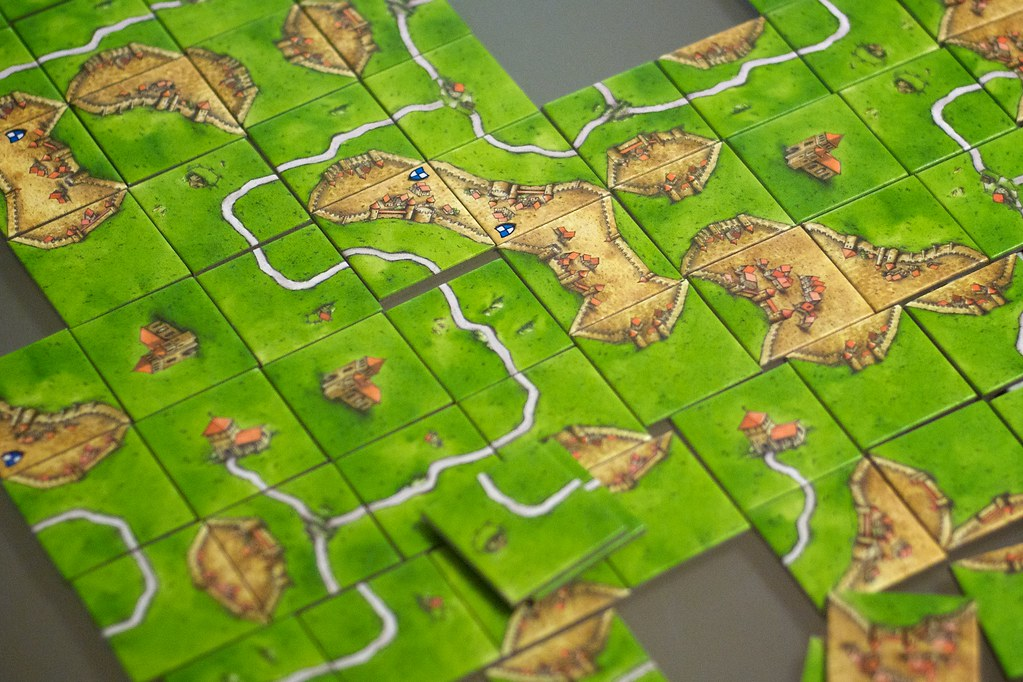 carcassonne, an adventurous board game to play with friends