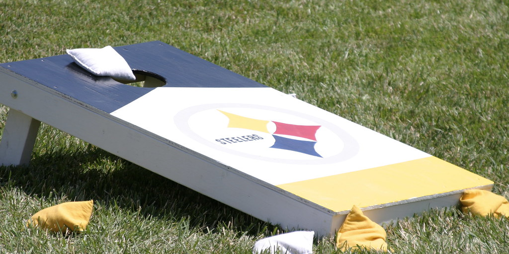 customization of a diy cornhole game